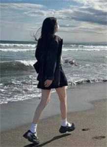 舔狗清醒后，一首单曲火遍全国