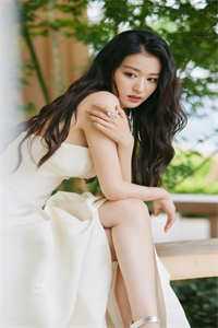 快穿女配，我凭实力抢到女主光环小说