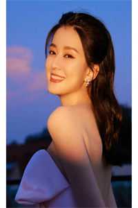 被老板曝光后，我成了娱乐顶流