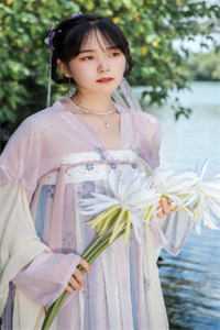 参加妹妹家长会，神豪系统帮我暴击了