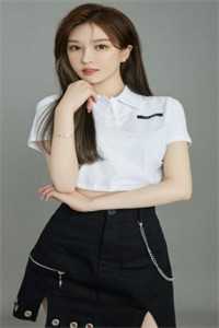 胎中修炼的我，把女帝踹出了娘胎