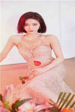 帝王独宠：娘娘她带着系统要争宠