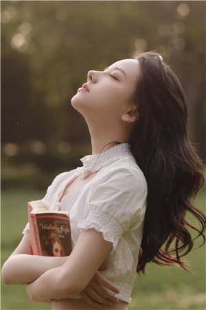震惊！开局绝美女神歌星帮我生娃