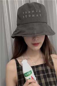 心痛！一睁眼看到了糙汉求她别离婚