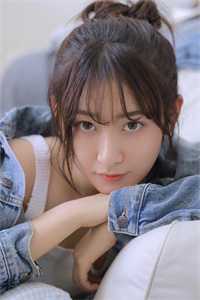 被捕入狱后，未婚夫带着新科技参加审判