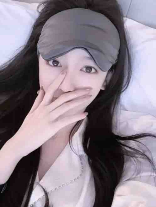 温柔娇美白月光重生后，拳打四方