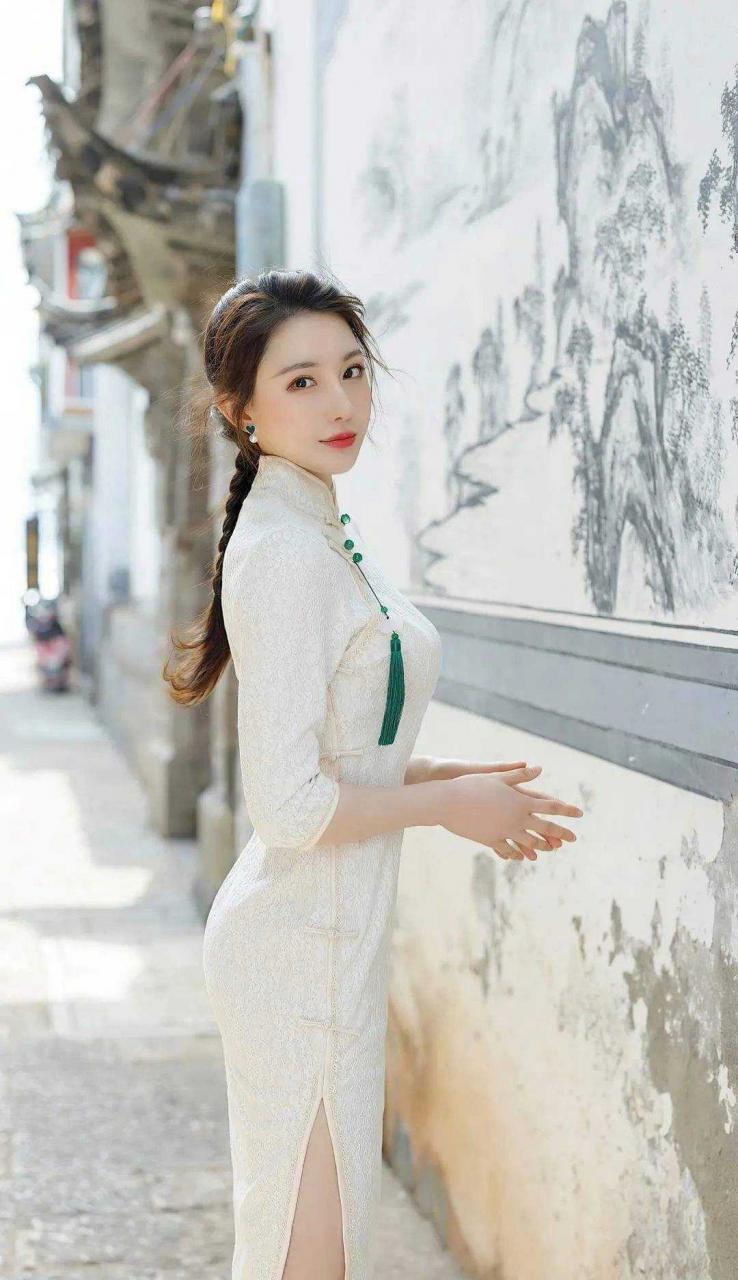 提离婚后，疯批大佬跪下求我别走