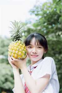 穿成四胎宝妈，首长被我轻松拿下