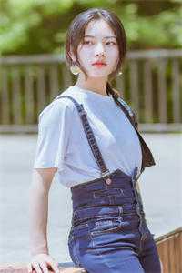 美人宿主快穿后，小世界崩塌了