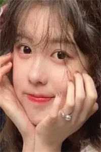 她死后，薄爷跪在墓碑前哭成狗