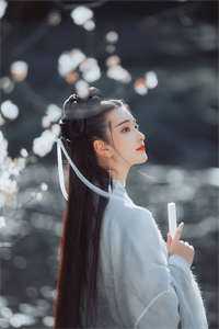 重生AI，编写的修仙百科成真了