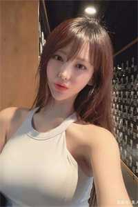转学后，我被校草追着喂糖吃