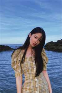 被网暴后，我成了顶流明星