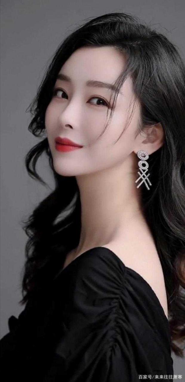 闪婚夫妻宠娃日常