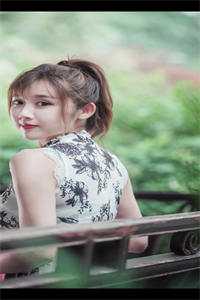 陆总，夫人说这婚迟早要离