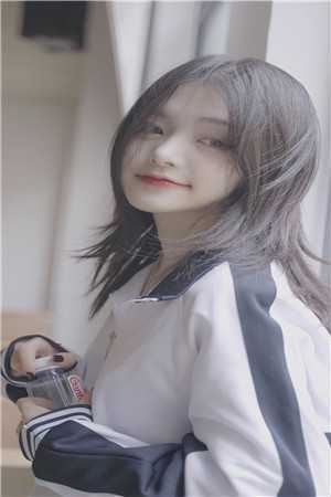 尊爷怀中的小孩她又撩又野