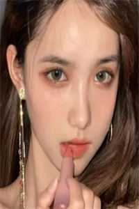闪婚影帝，娇软甜妻暗中哄