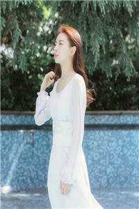 强吻女师尊后，她为我强行续命