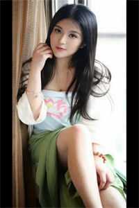 穿成暴躁反派后，他被女配贴贴了