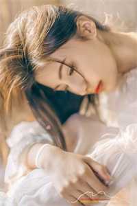小奶团能知未来，被三个哥哥抢着护