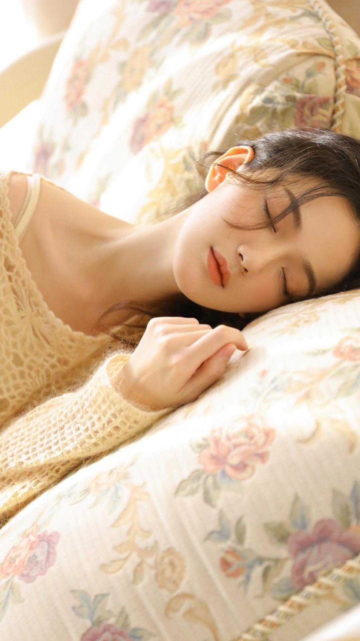 末世：我在安全屋内观看求生游戏
