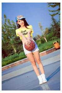 重生异界，迎面就是美女投怀送抱？