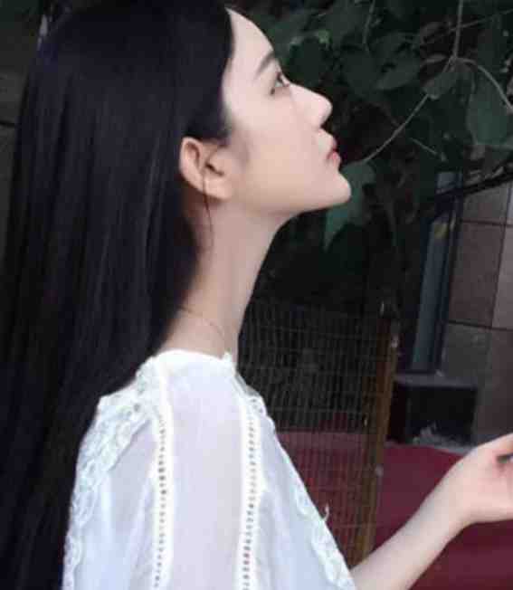 豪门：谁说总裁他不近女色