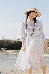 小山沟里的女人