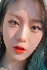 小可怜无人爱？姐有才有颜独自美丽