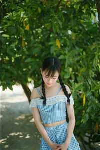 人在异世：开局召唤美女剑仙！