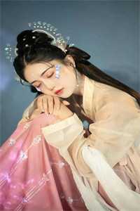 穿书后，女配不再恋爱脑