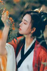 重回穿越到原始部落这天，闺蜜抢先选了狼人