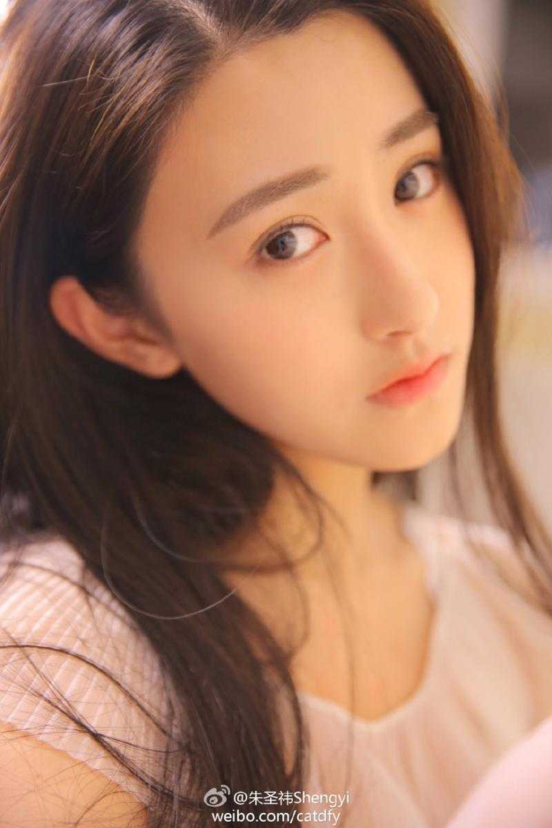 和爱吃走地鸡的粤圈太子爷订婚后，京圈竹马悔疯了